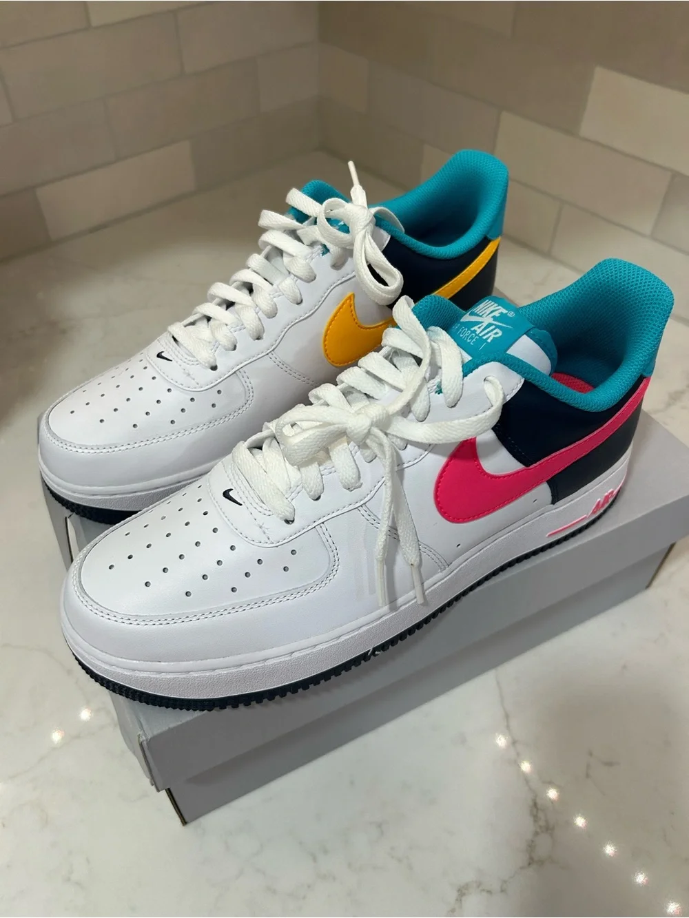 Men’s Nike Air Force 1 size 10.5